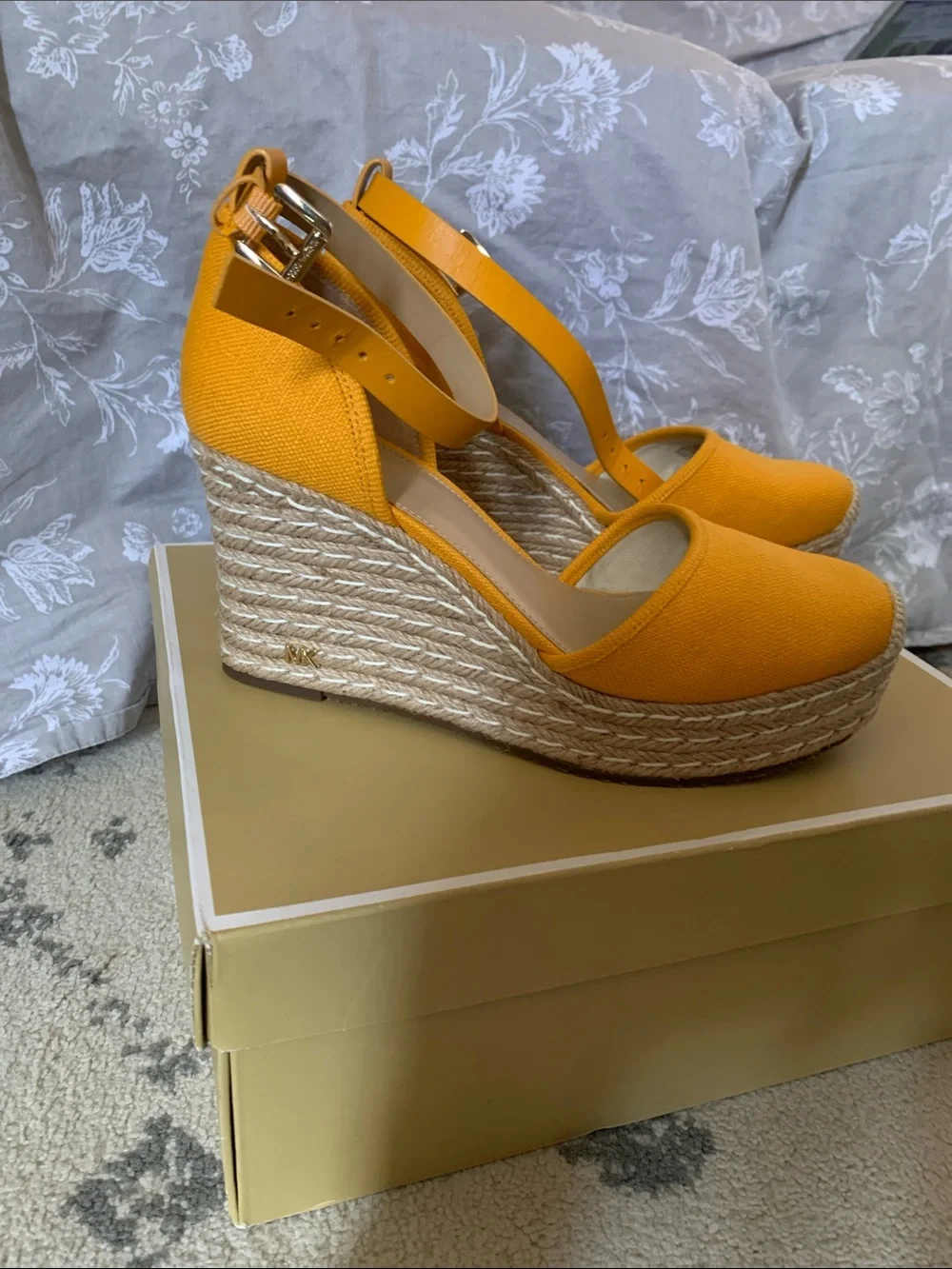 BNIB Michael Kors Kendrick Wedge